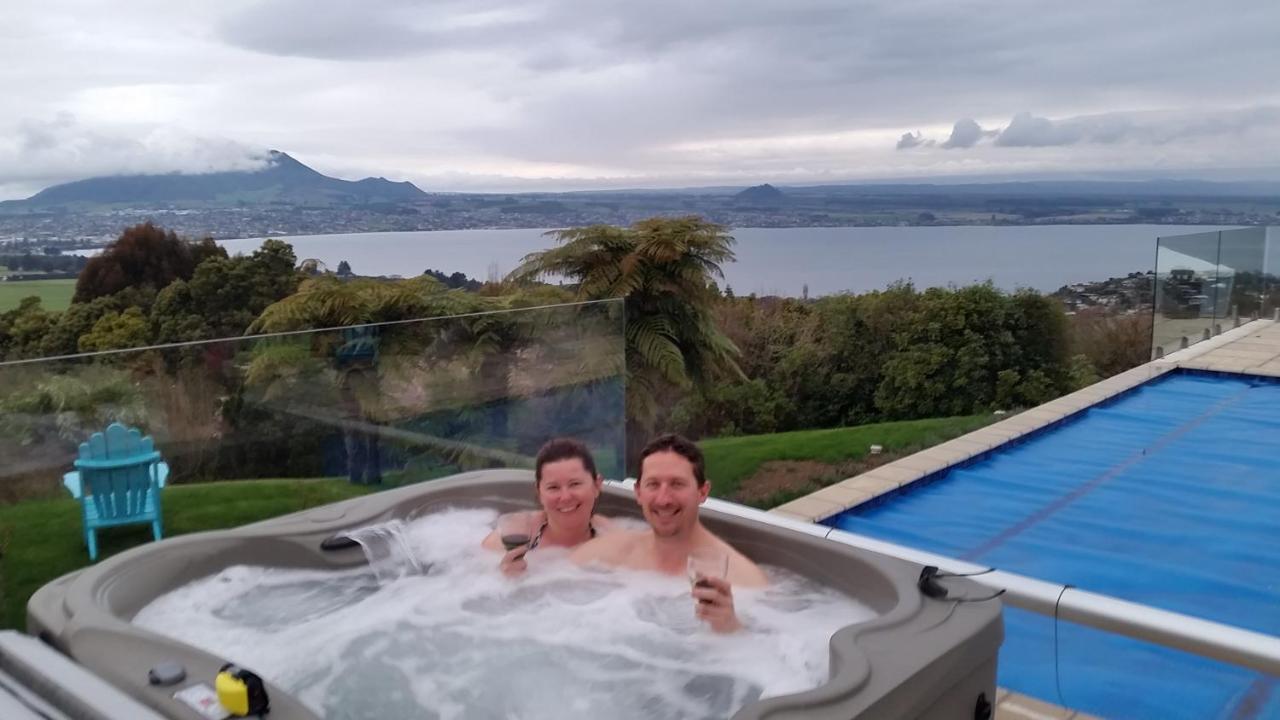 Te Moenga Lodge เทาโป ภายนอก รูปภาพ
