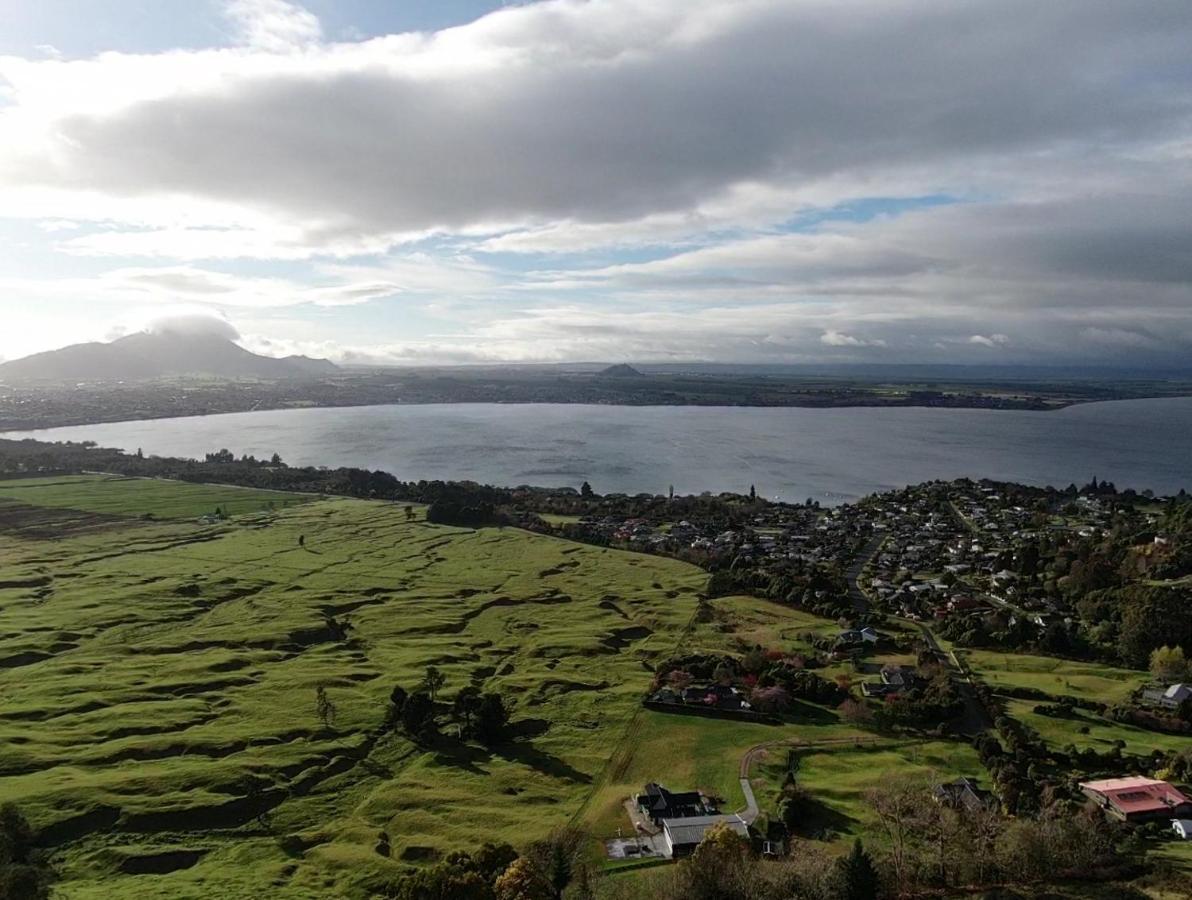 Te Moenga Lodge เทาโป ภายนอก รูปภาพ